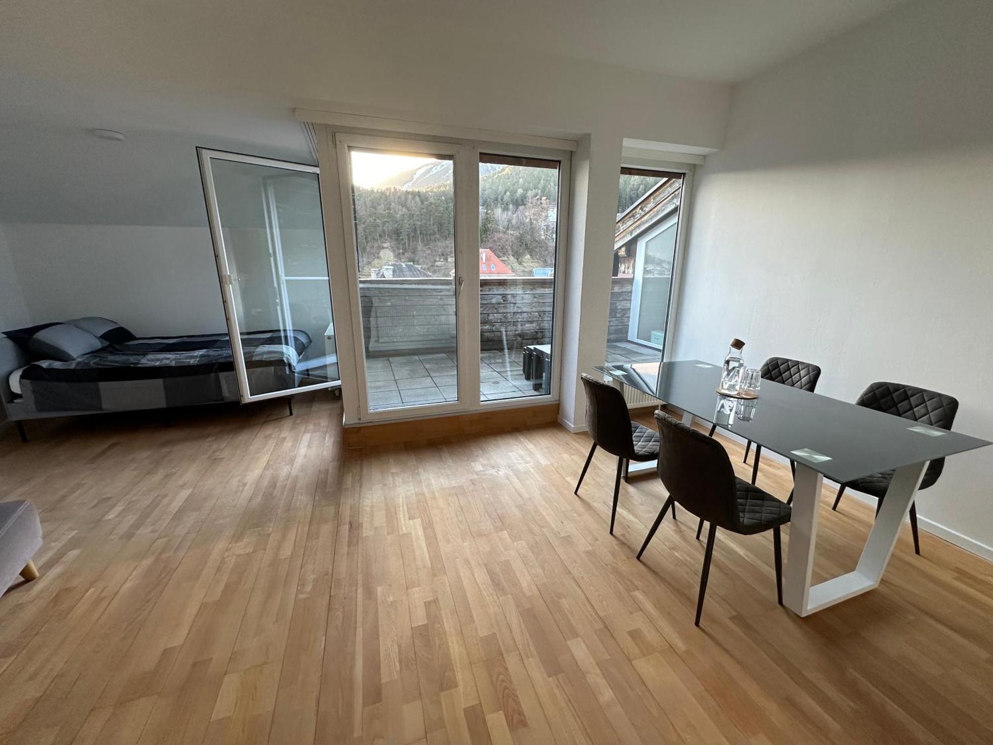 Geraeumiges Sonniges Apartment Mit Bergblick Imst Extérieur photo